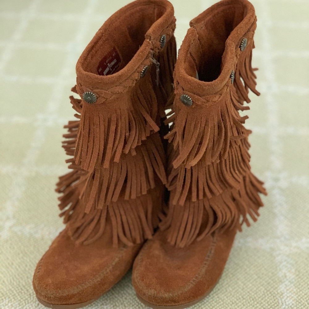 Girls Minnetonka Fringe Boot